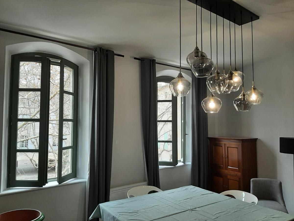 Une Chambre A Uzes Exterior photo