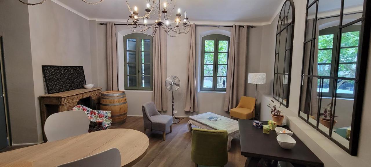 Une Chambre A Uzes Exterior photo